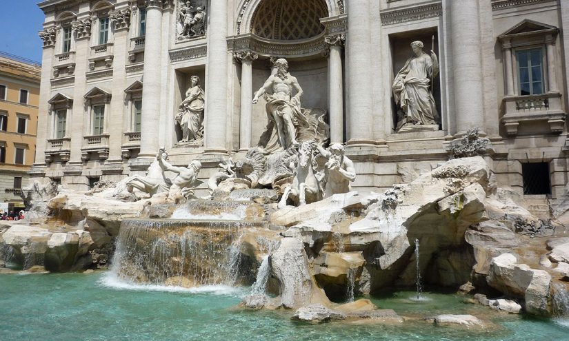 Le modelle e influencer di oggi nelle fontane di Roma