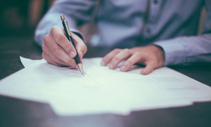 Come scrivere una giustificazione per non aver studiato i compiti