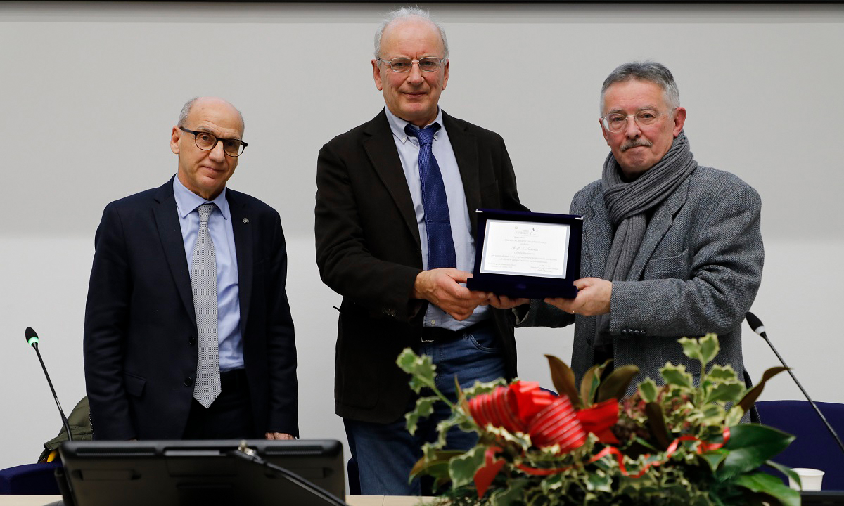Riconoscimento del Consiglio dell’Ordine nazionale dei dottori agronomi e forestali alla carriera a Raffaele Testolin, docente dell'Università degli Studi di Udine.