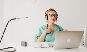 Studiare da remoto con aiuto di tutor