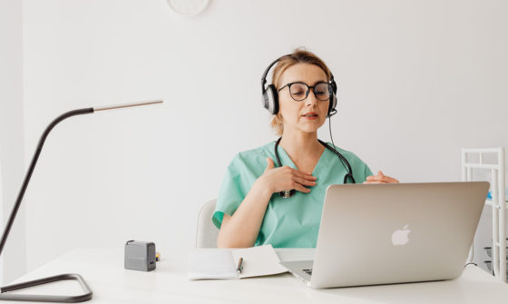Studiare da remoto con aiuto di tutor