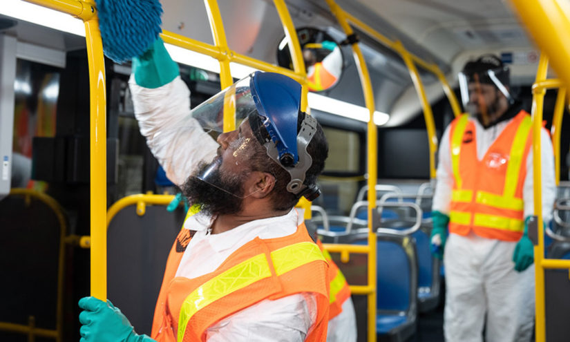 Batteri probiotici per sanificare i mezzi di trasporto pubblico